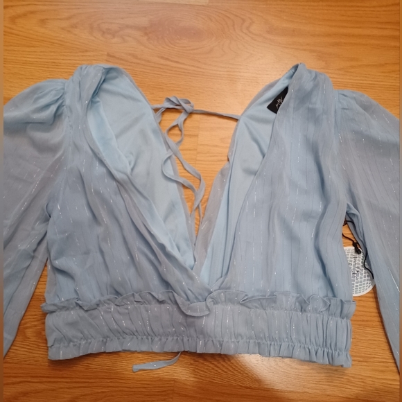 Beautiful sky blue top - Picture 4 of 5